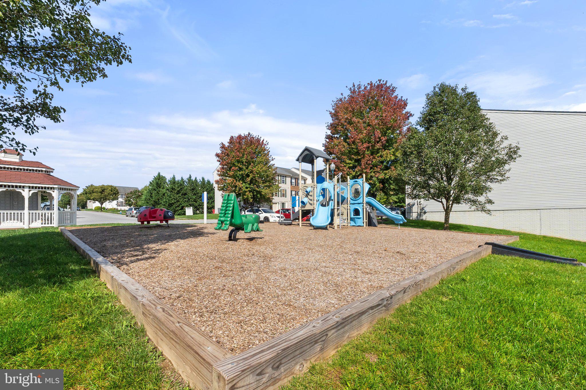 LAKELAND PLACE - Residential