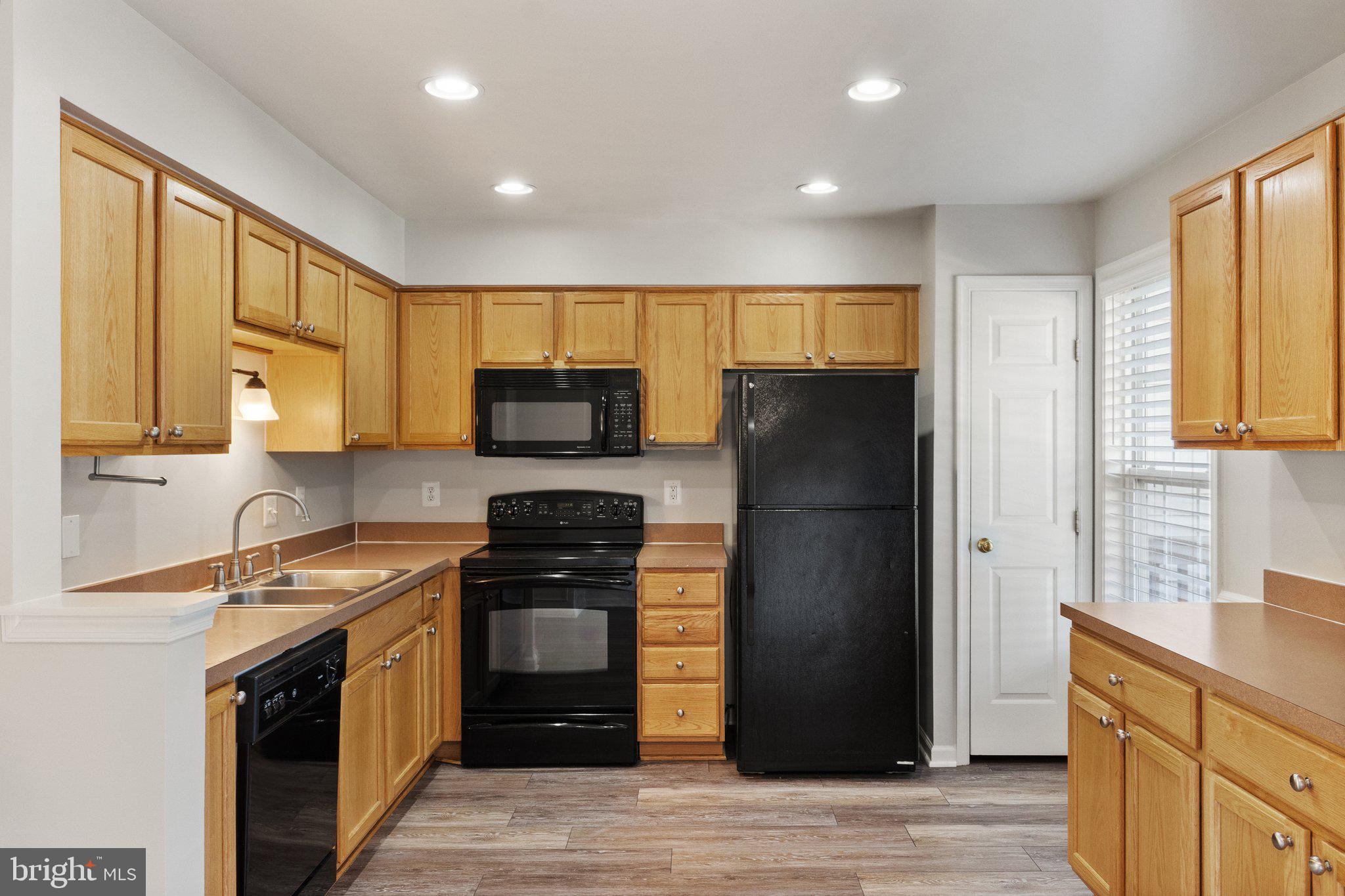 LAKELAND PLACE - Residential