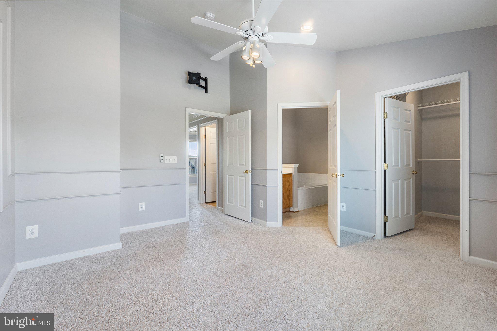 LAKELAND PLACE - Residential