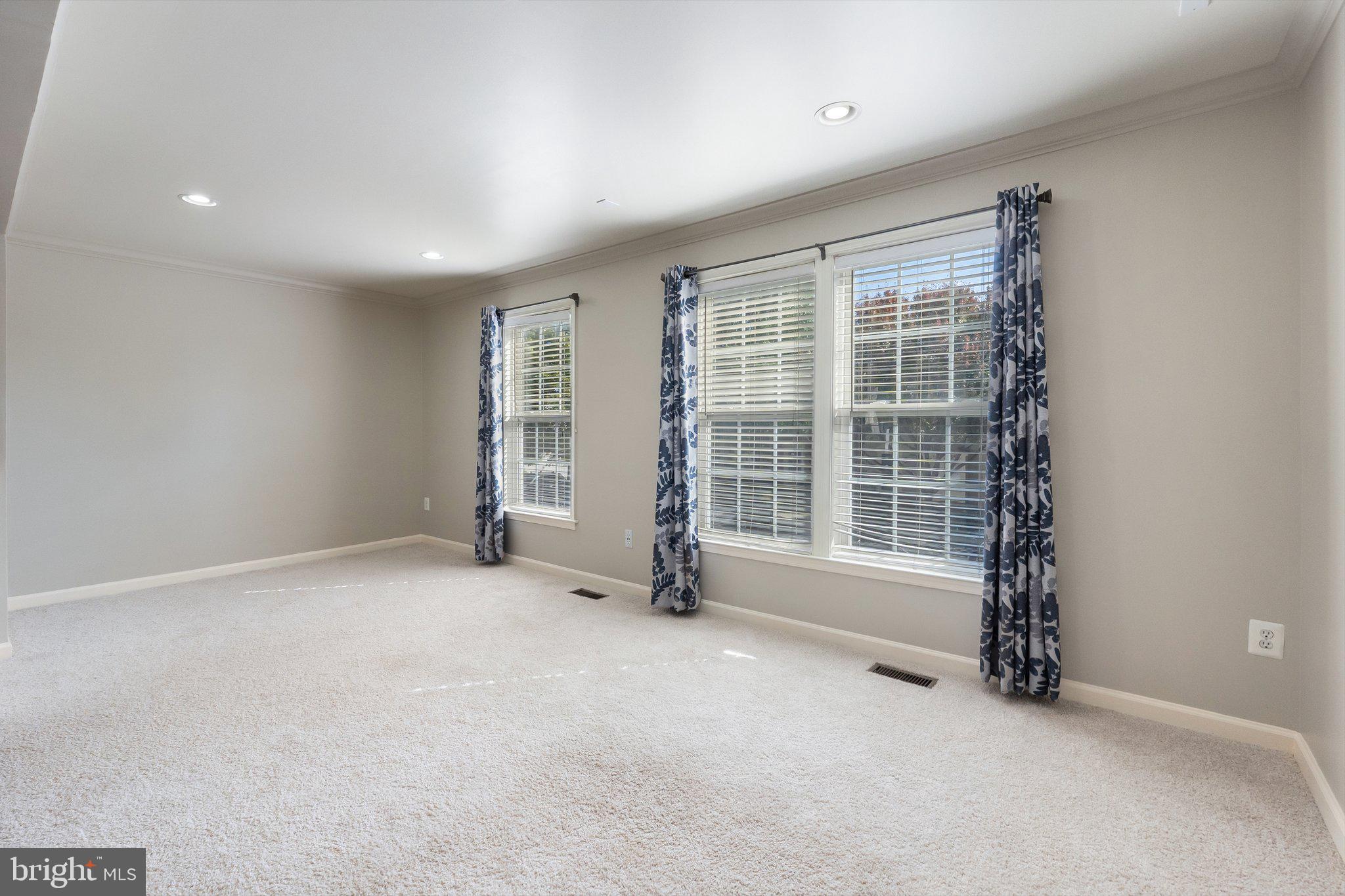 LAKELAND PLACE - Residential