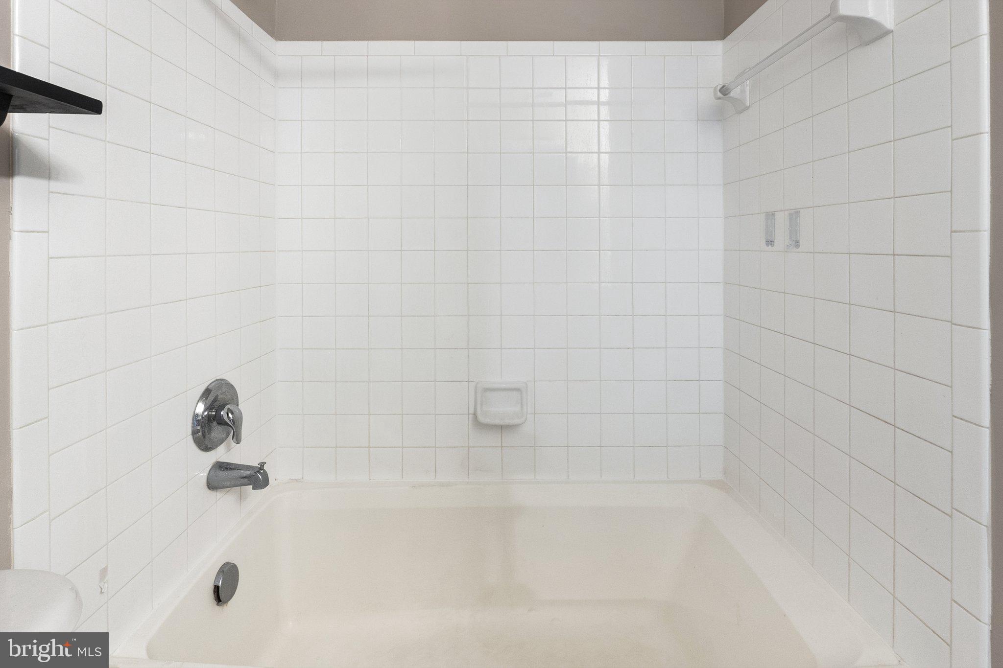 LAKELAND PLACE - Residential