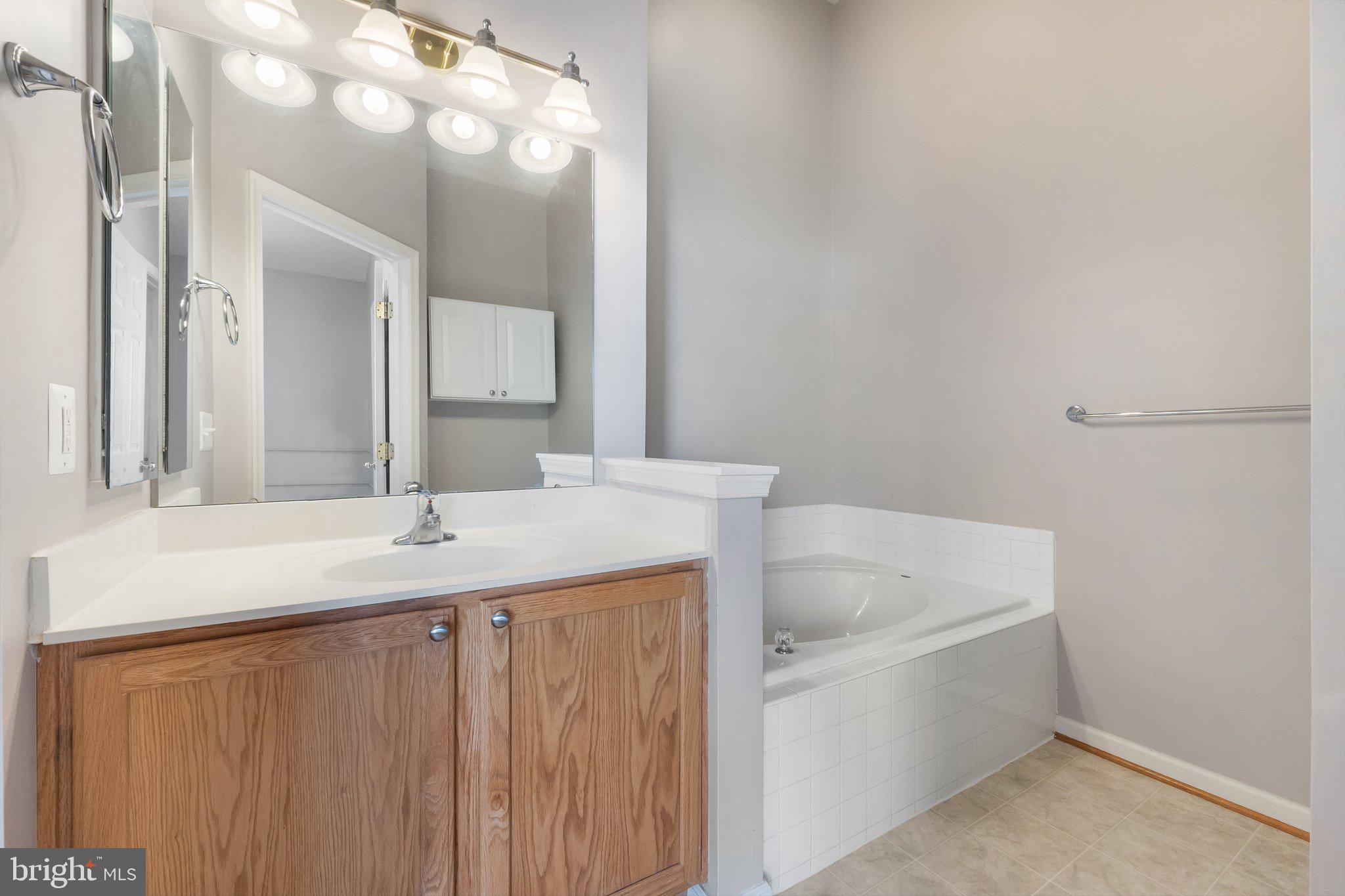 LAKELAND PLACE - Residential