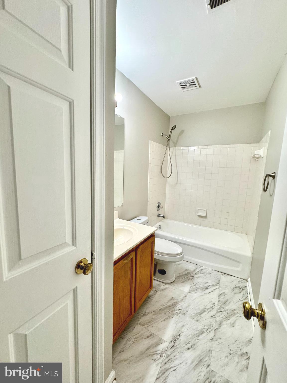 CLOPPER HILLS - Residential Lease