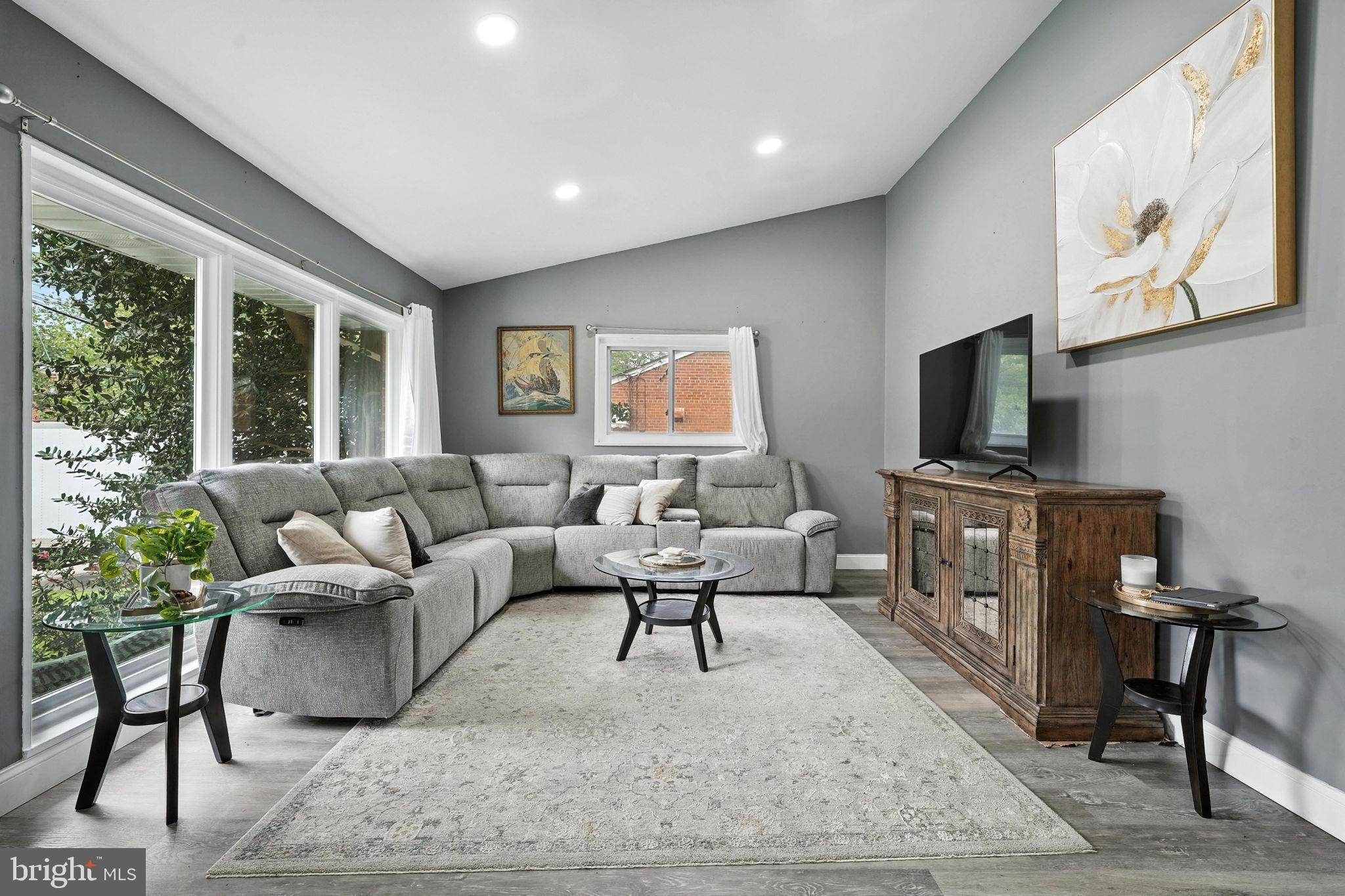 RIVER RIDGE ESTATES - Residential