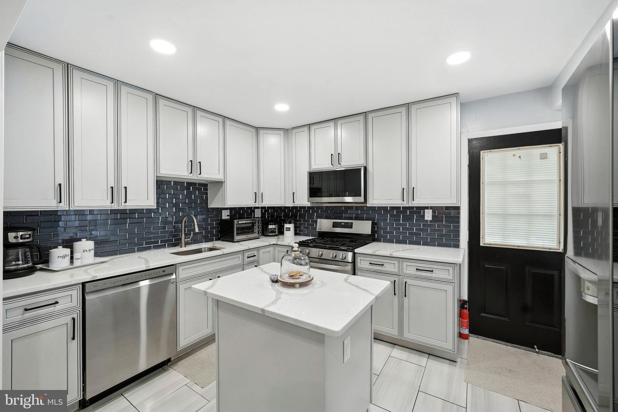 RIVER RIDGE ESTATES - Residential