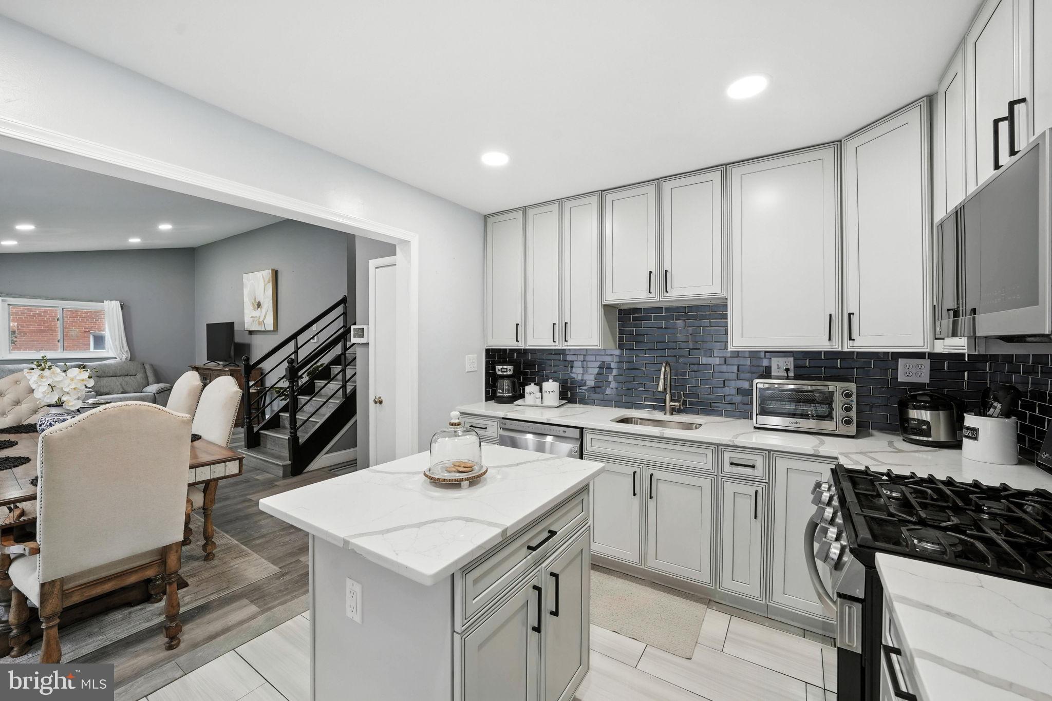 RIVER RIDGE ESTATES - Residential