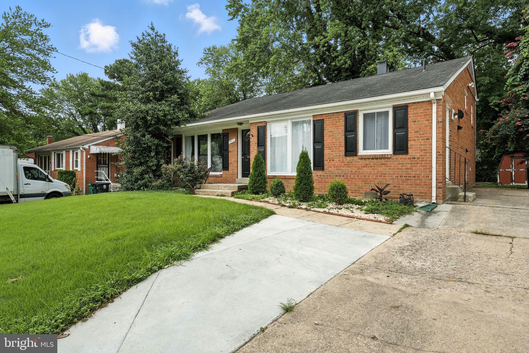 RIVER RIDGE ESTATES - Residential