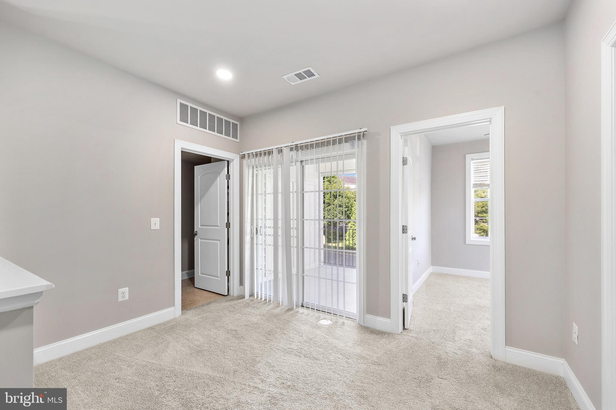 POTOMAC CLUB - Residential