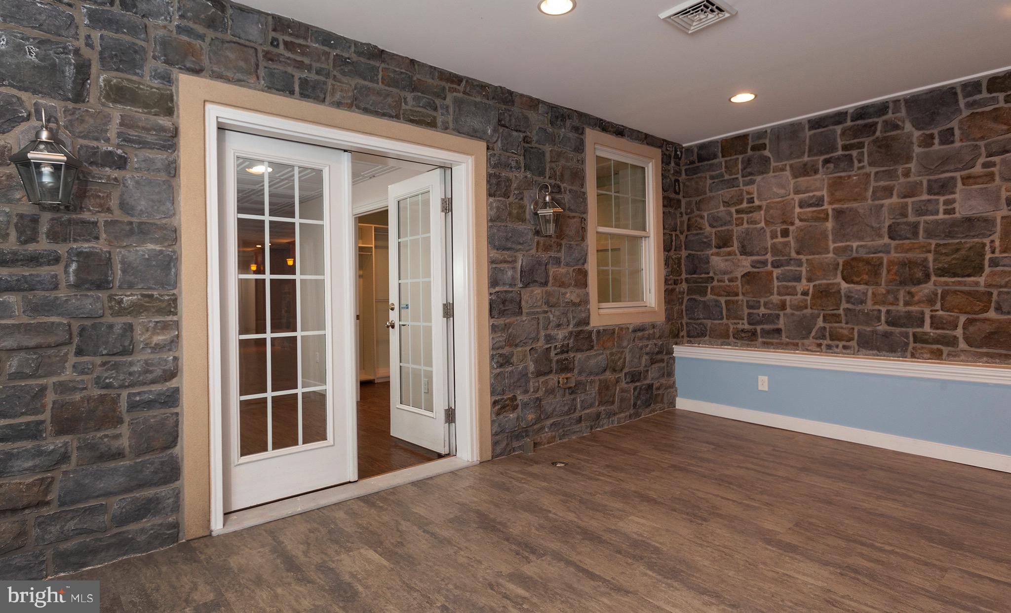 EDISON WOODS - Residential