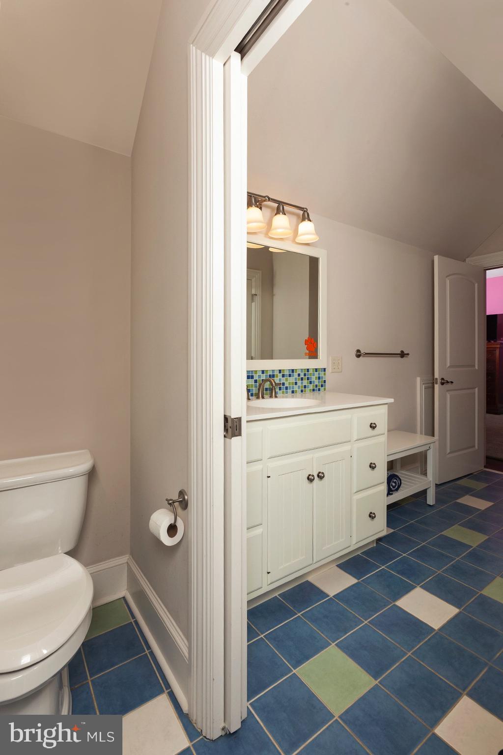 EDISON WOODS - Residential