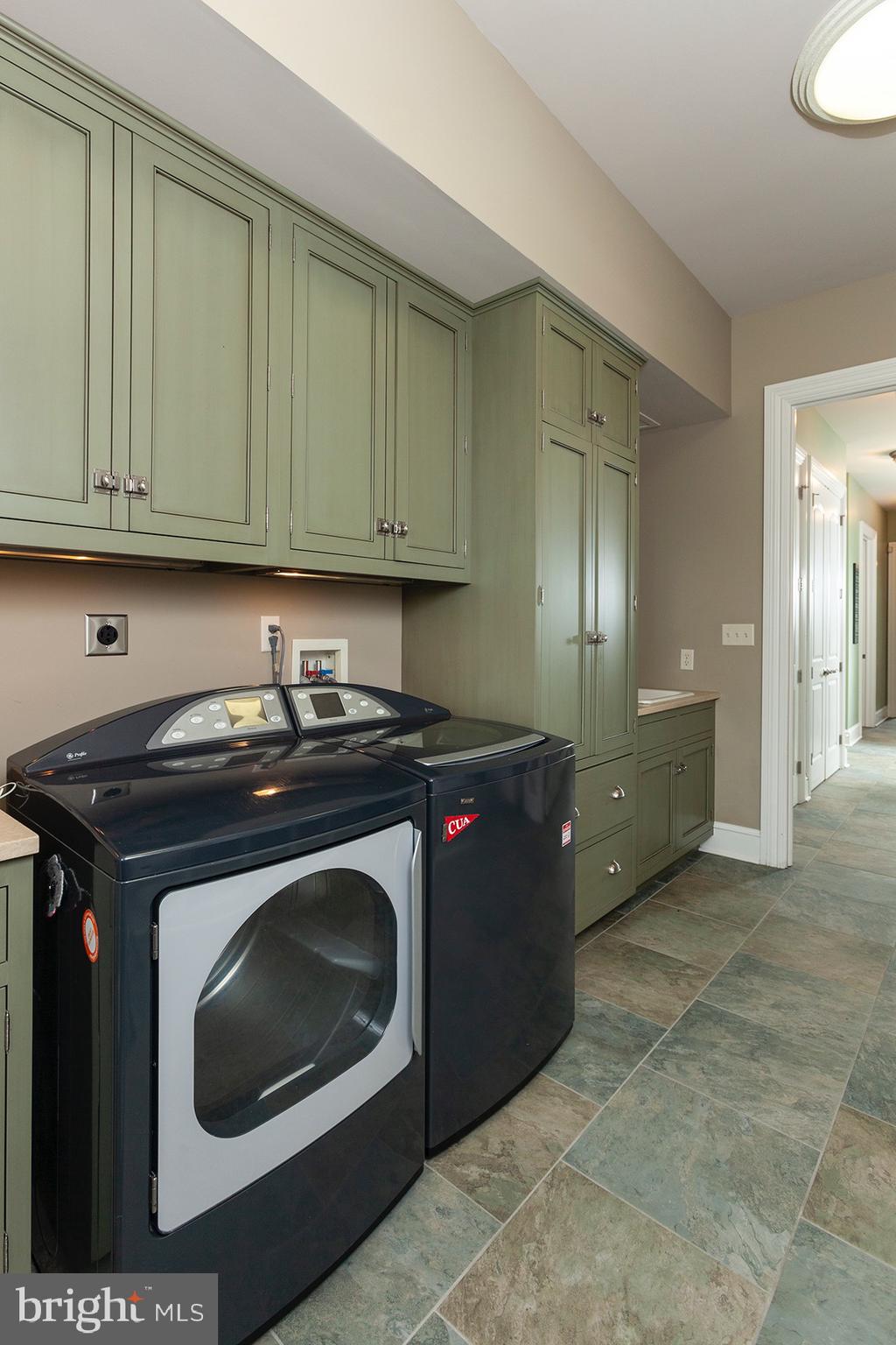 EDISON WOODS - Residential