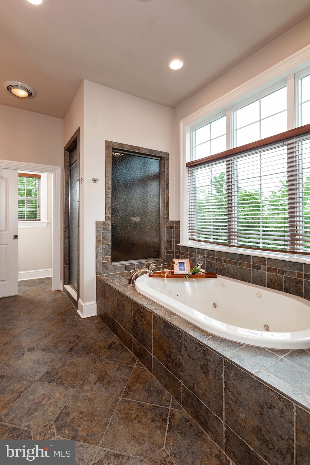 EDISON WOODS - Residential