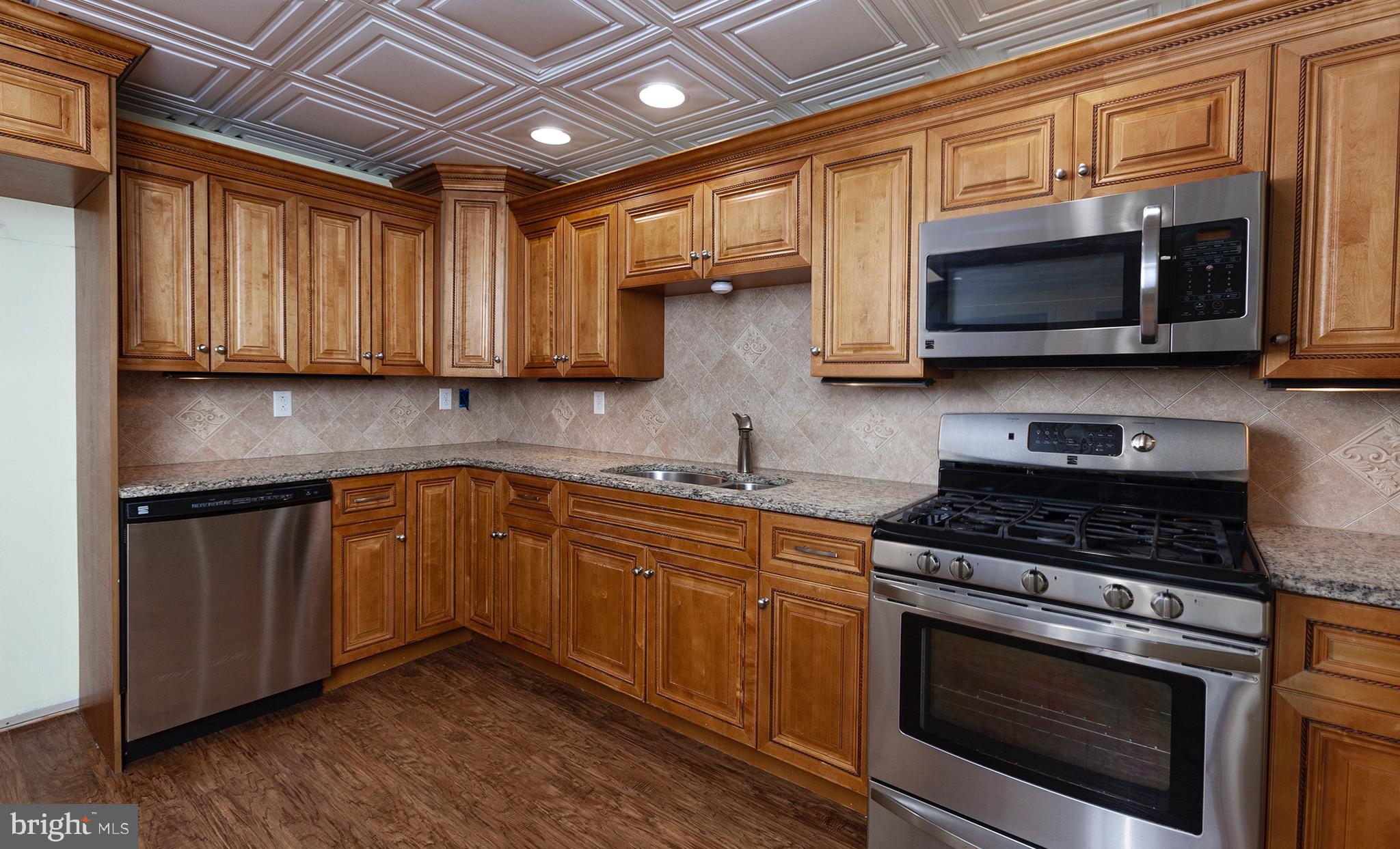 EDISON WOODS - Residential