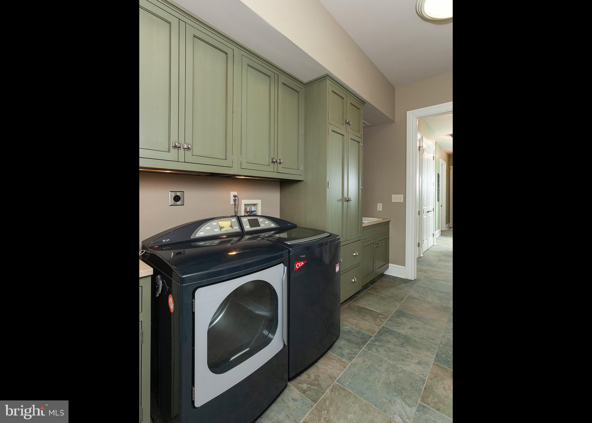 EDISON WOODS - Residential