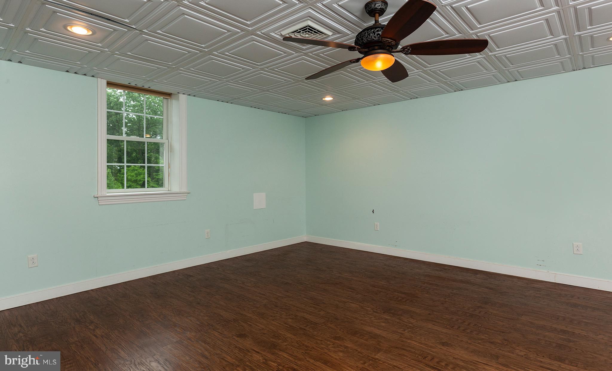 EDISON WOODS - Residential