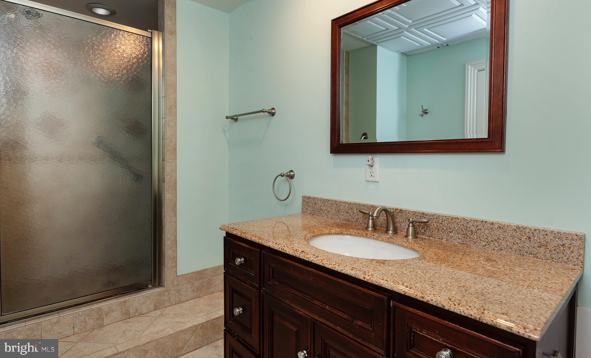 EDISON WOODS - Residential