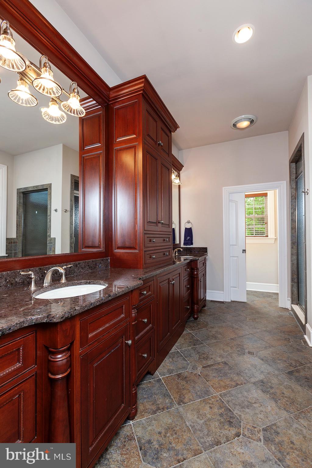 EDISON WOODS - Residential