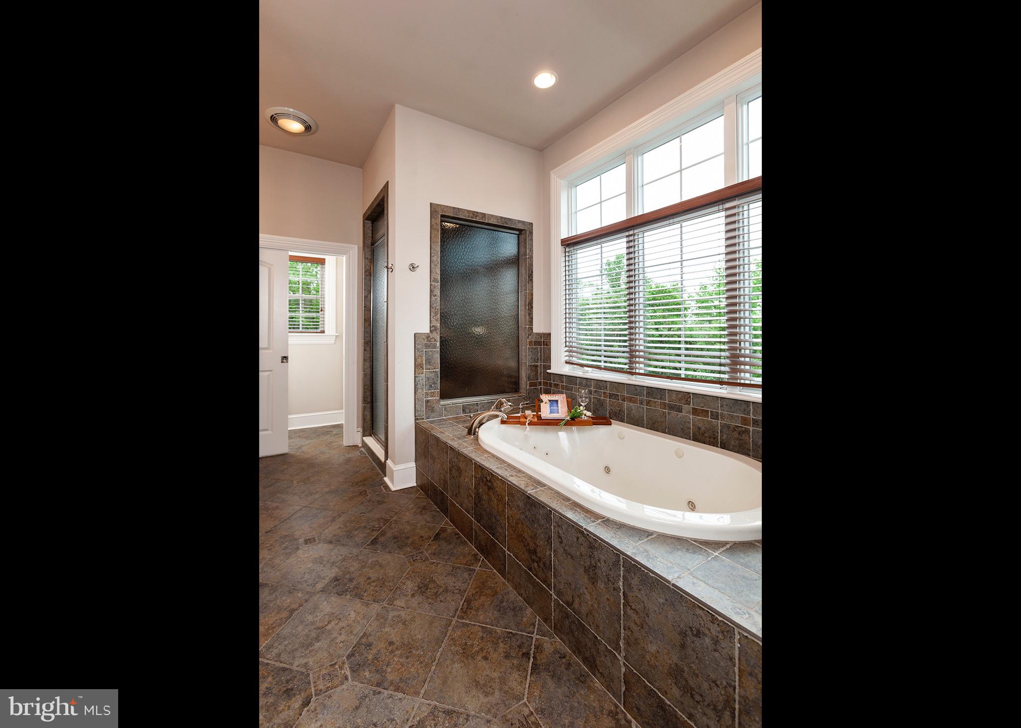 EDISON WOODS - Residential