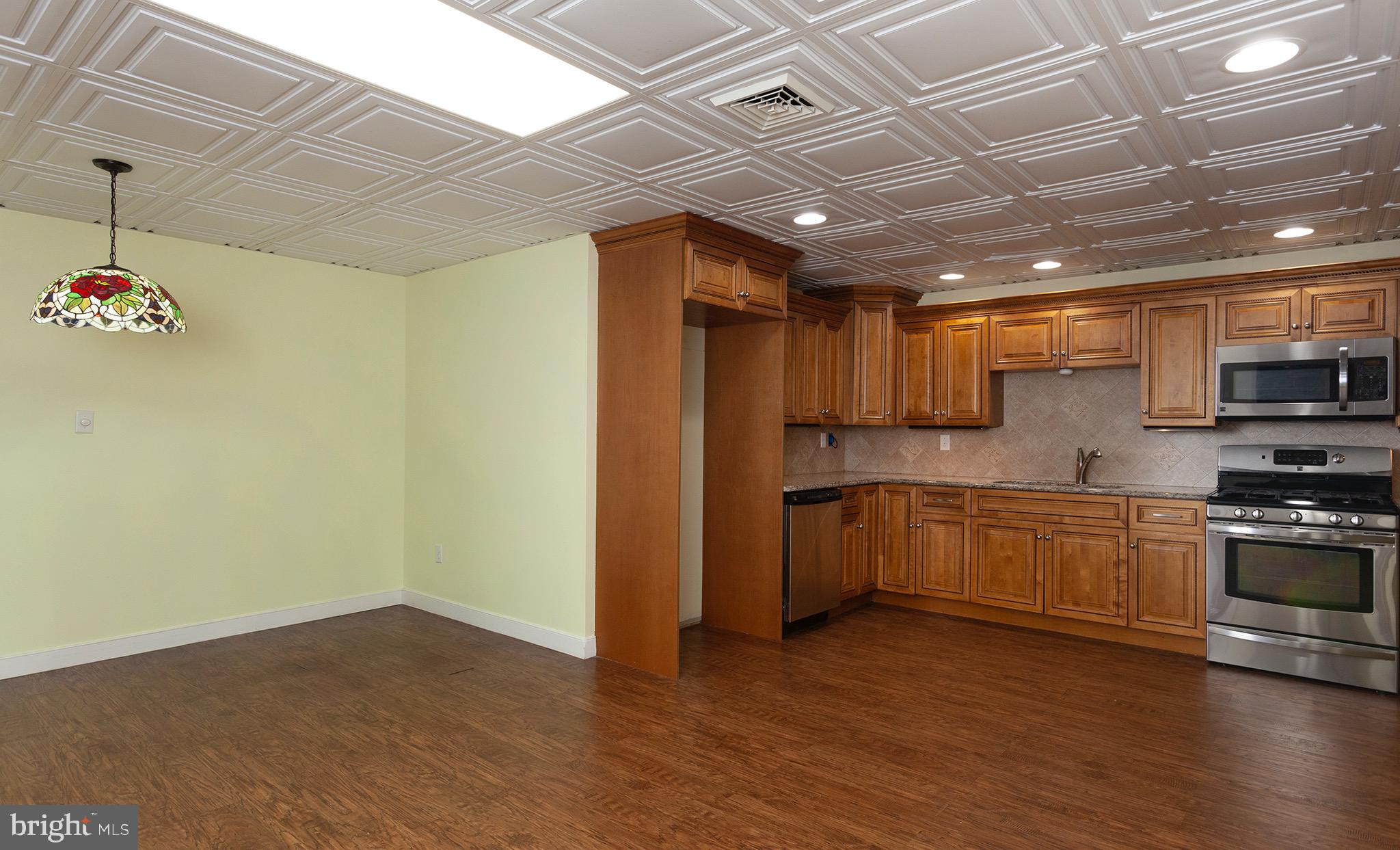 EDISON WOODS - Residential