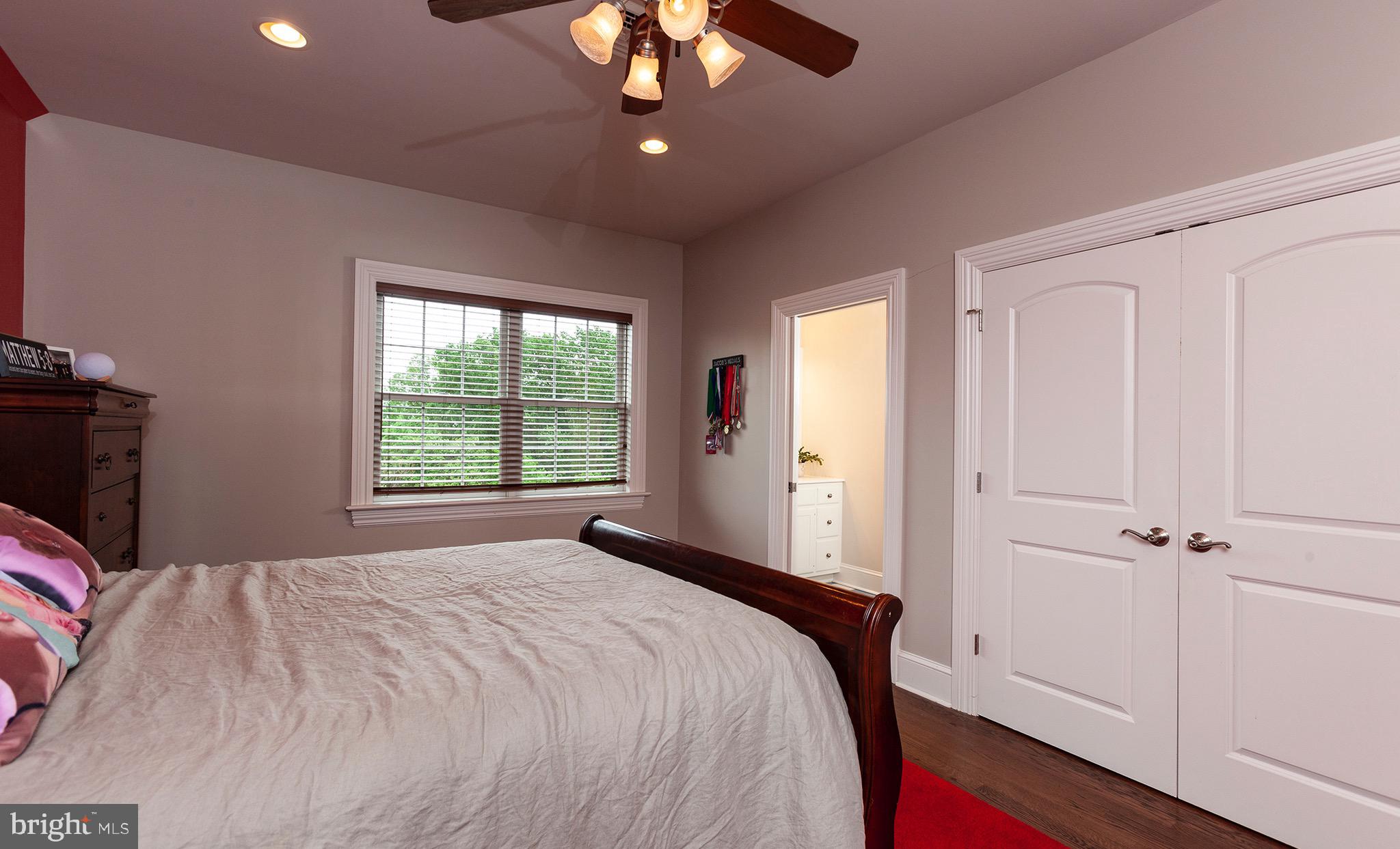 EDISON WOODS - Residential