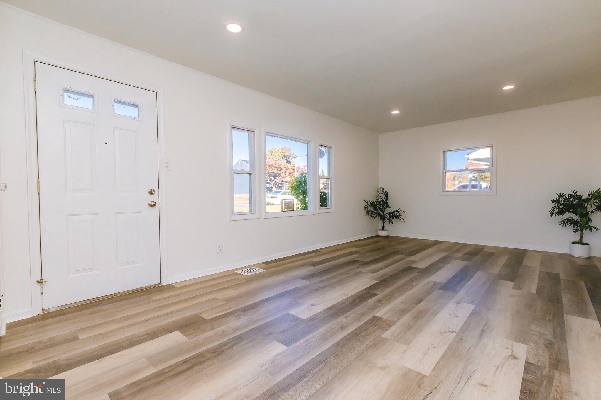 252 N OLDS BOULEVARD