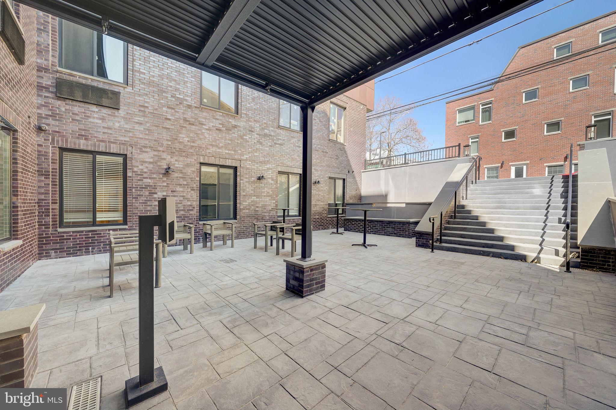 ROXBOROUGH - Residential Lease