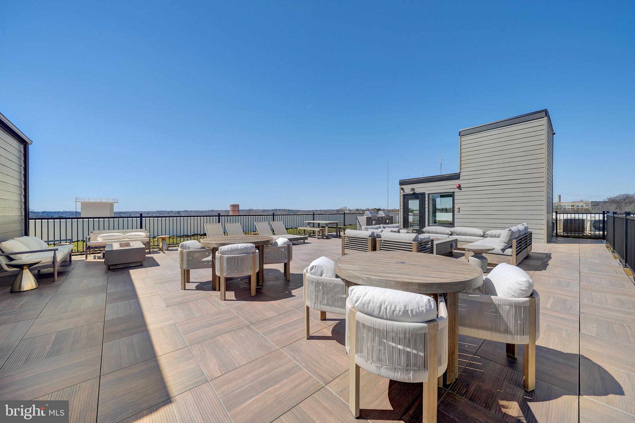 ROXBOROUGH - Residential Lease