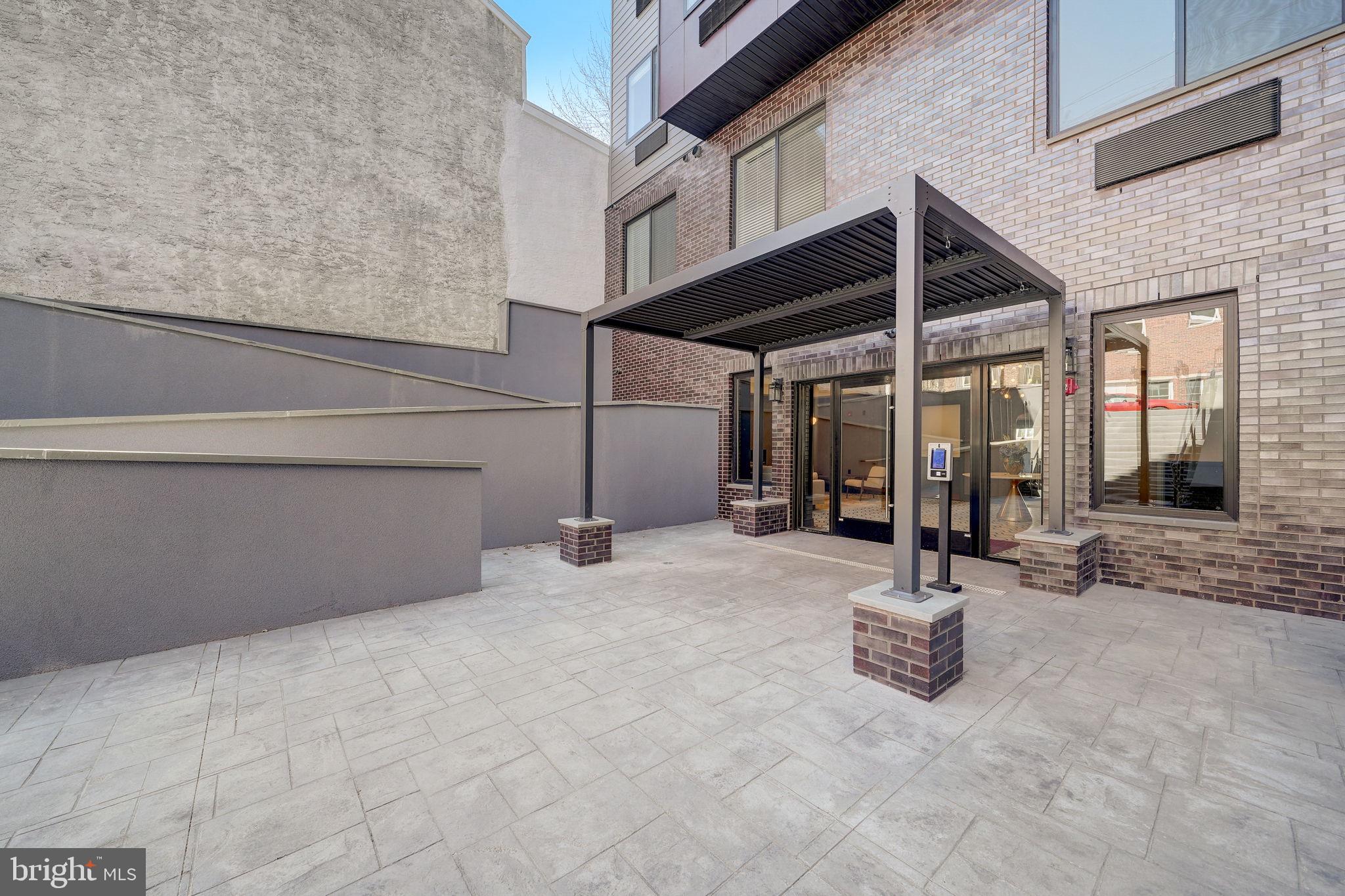 ROXBOROUGH - Residential Lease