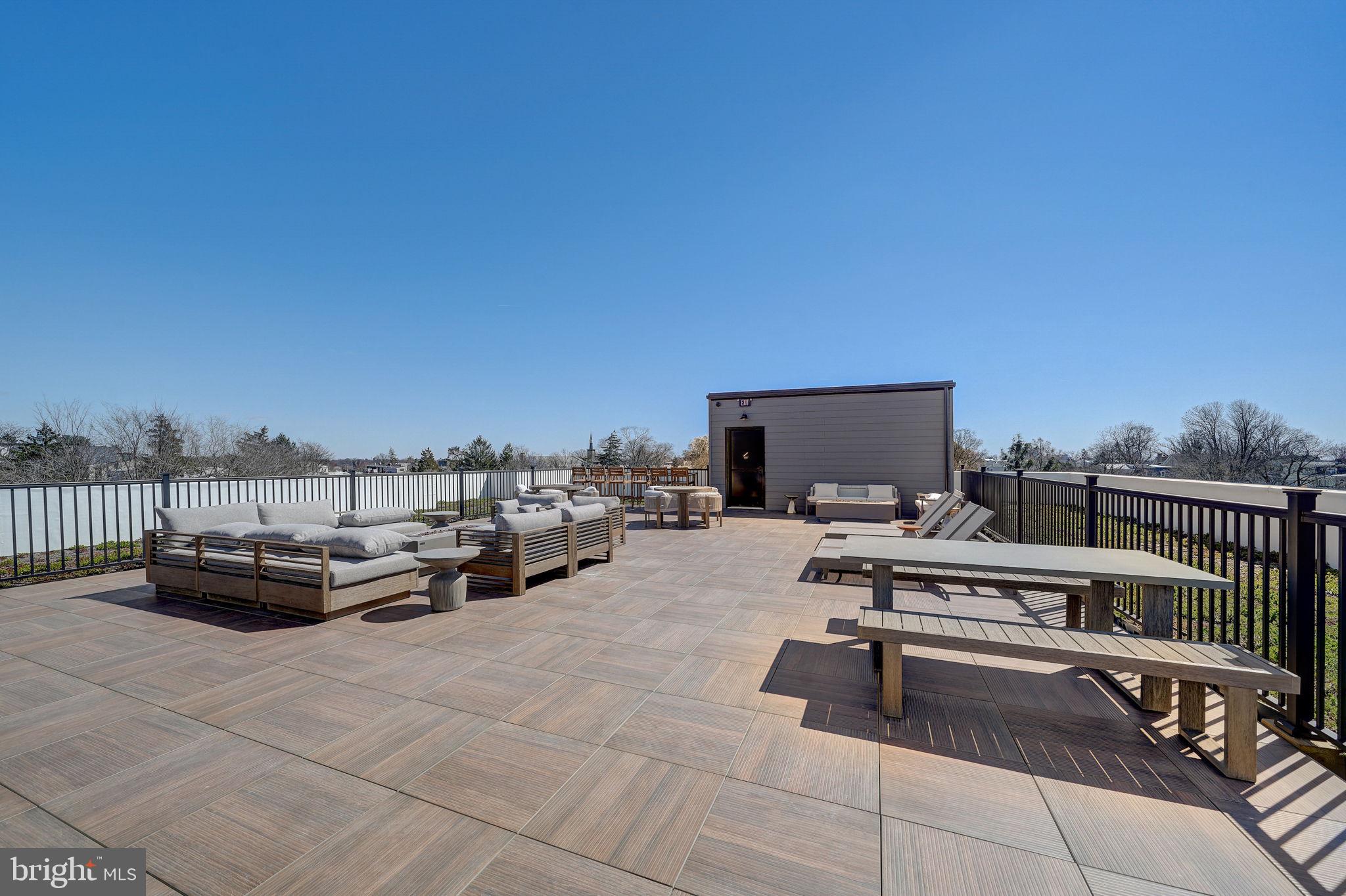 ROXBOROUGH - Residential Lease