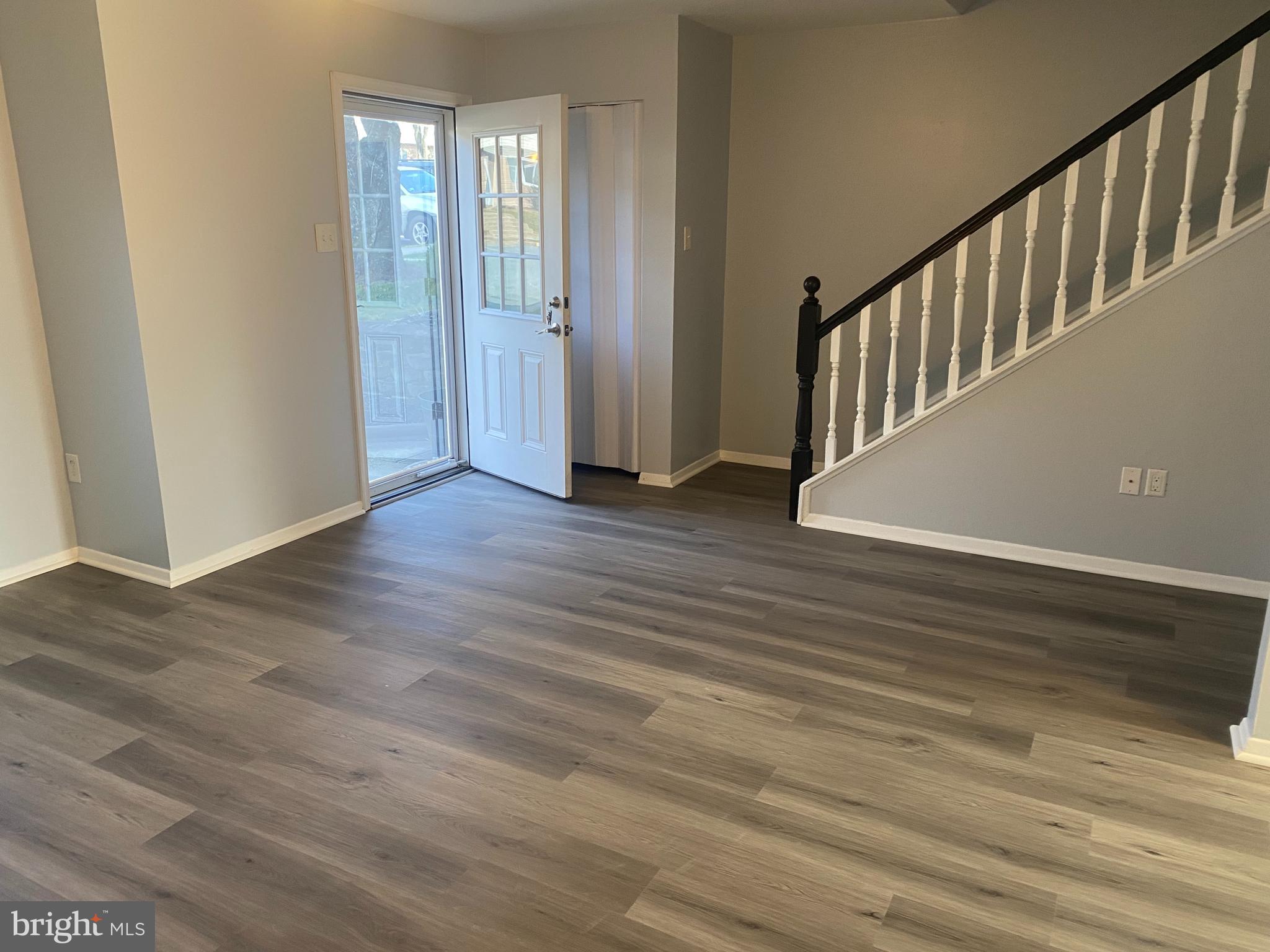 4313 WHITE OAK COURT 4313