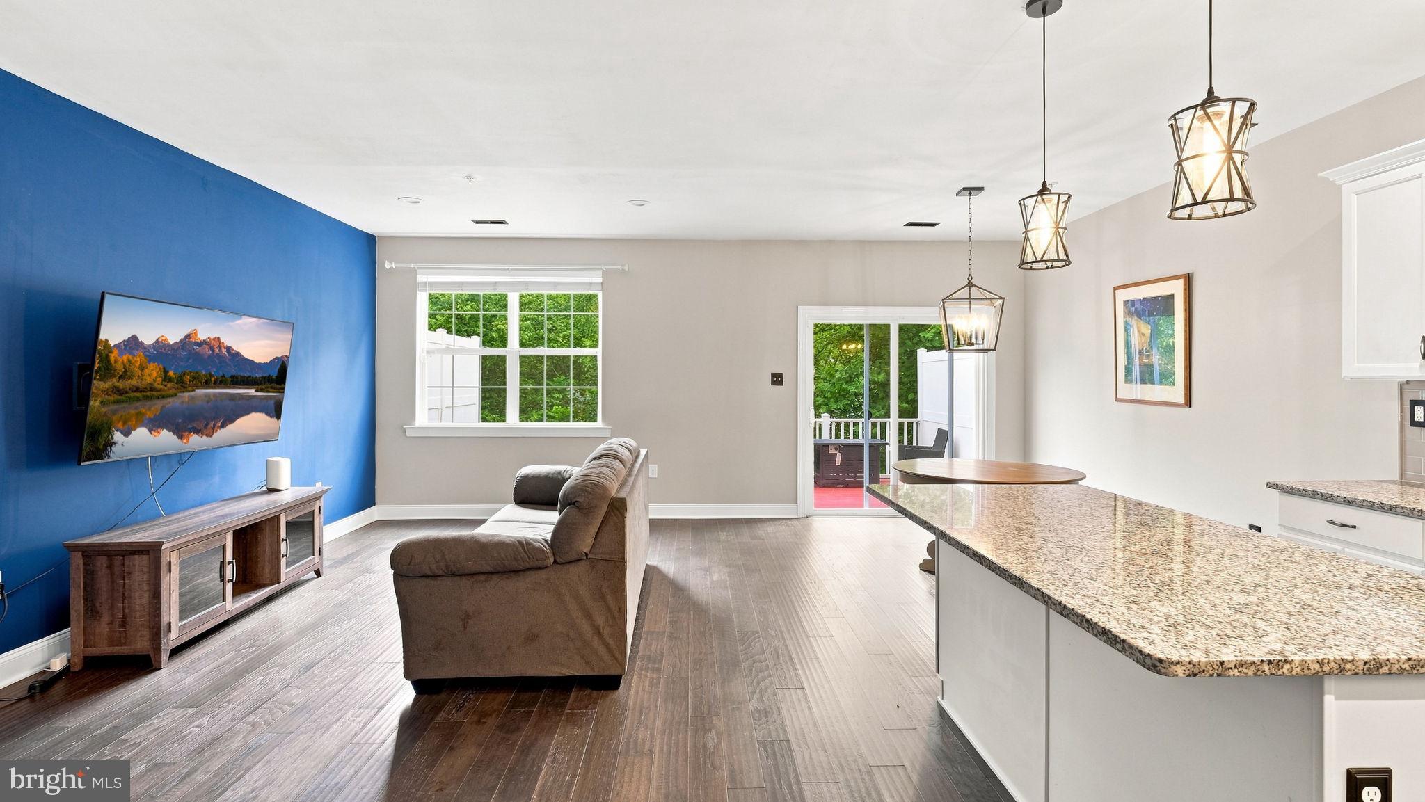 319 W HAMLIN AVENUE