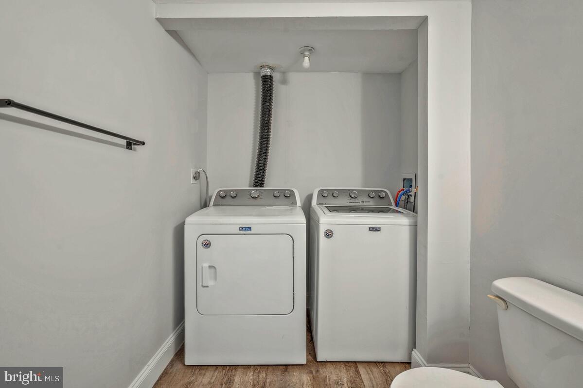 COLONY SQUARE - Residential