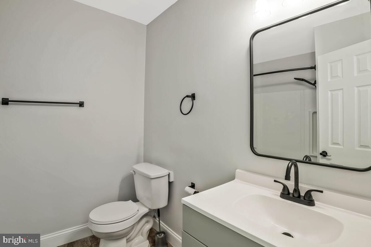 COLONY SQUARE - Residential