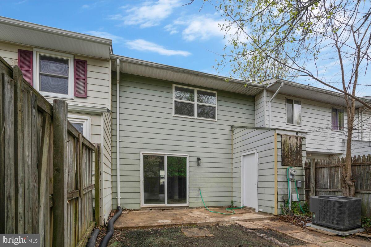 COLONY SQUARE - Residential