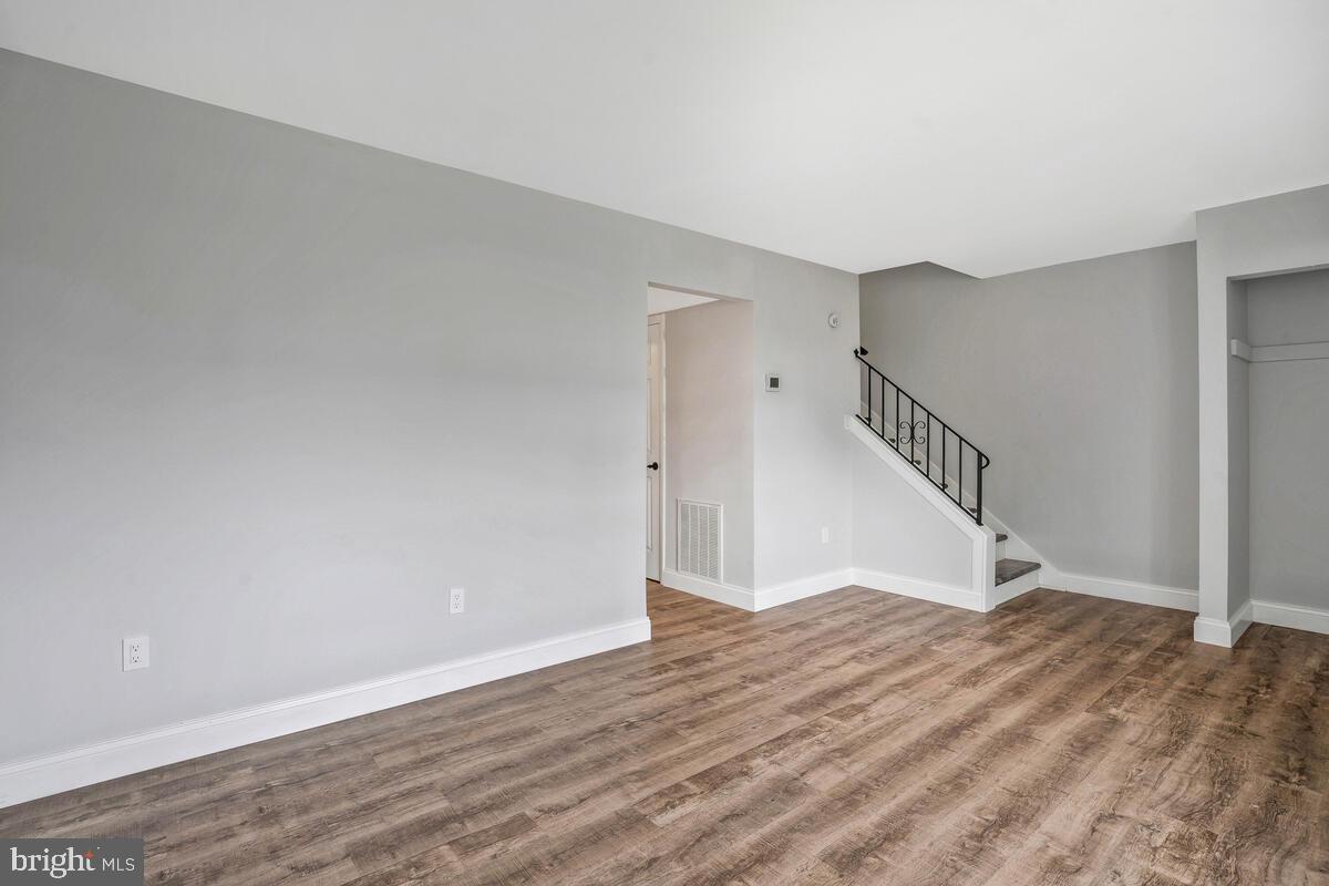 COLONY SQUARE - Residential