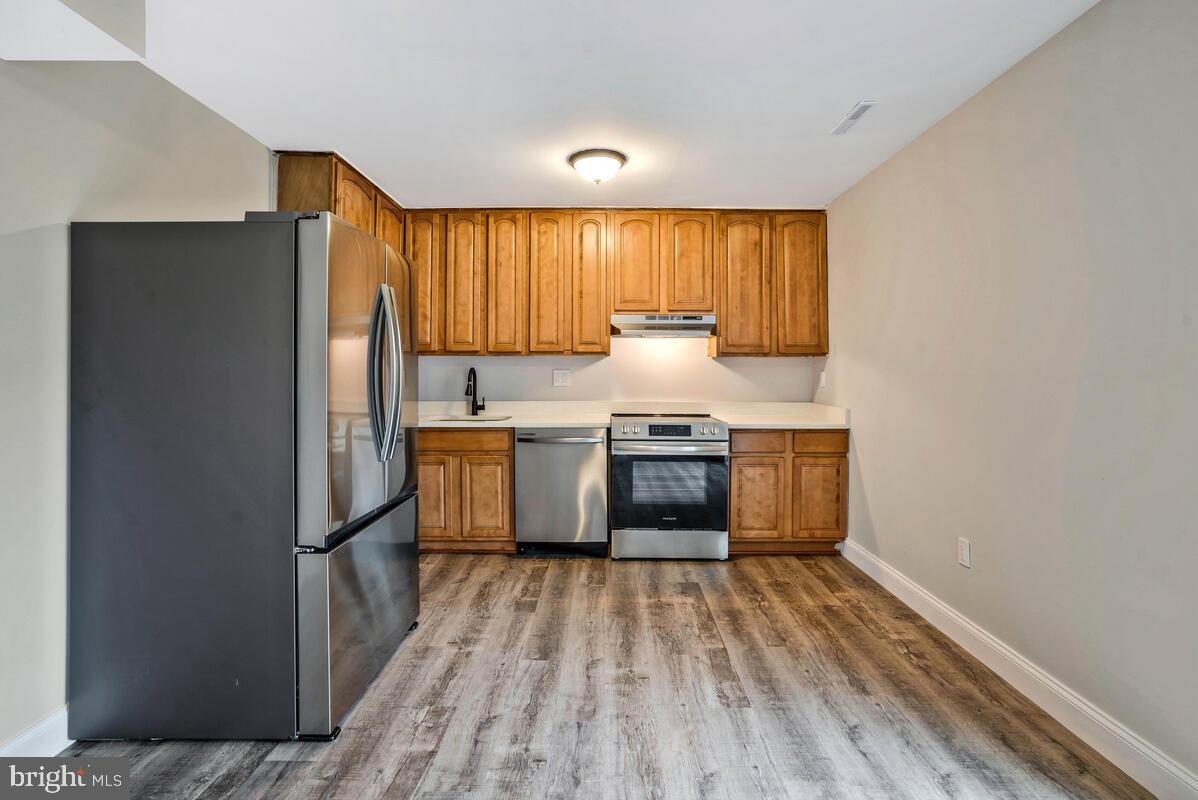 COLONY SQUARE - Residential