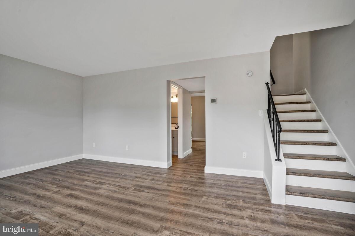 COLONY SQUARE - Residential