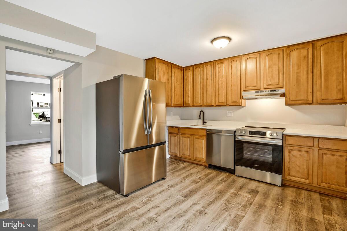 COLONY SQUARE - Residential