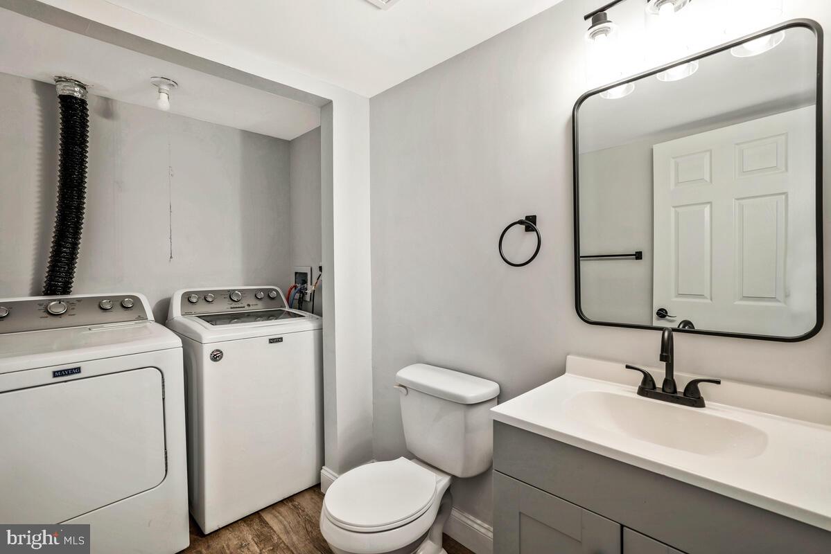 COLONY SQUARE - Residential