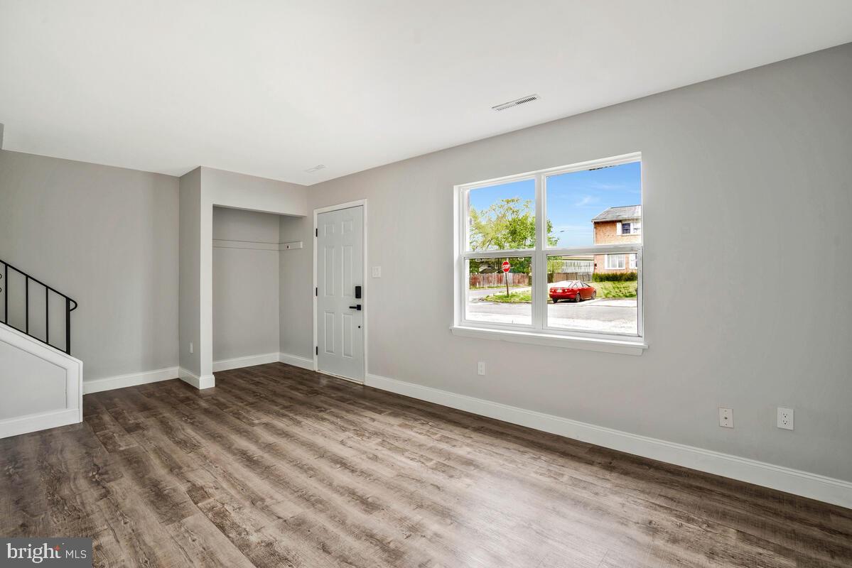 COLONY SQUARE - Residential