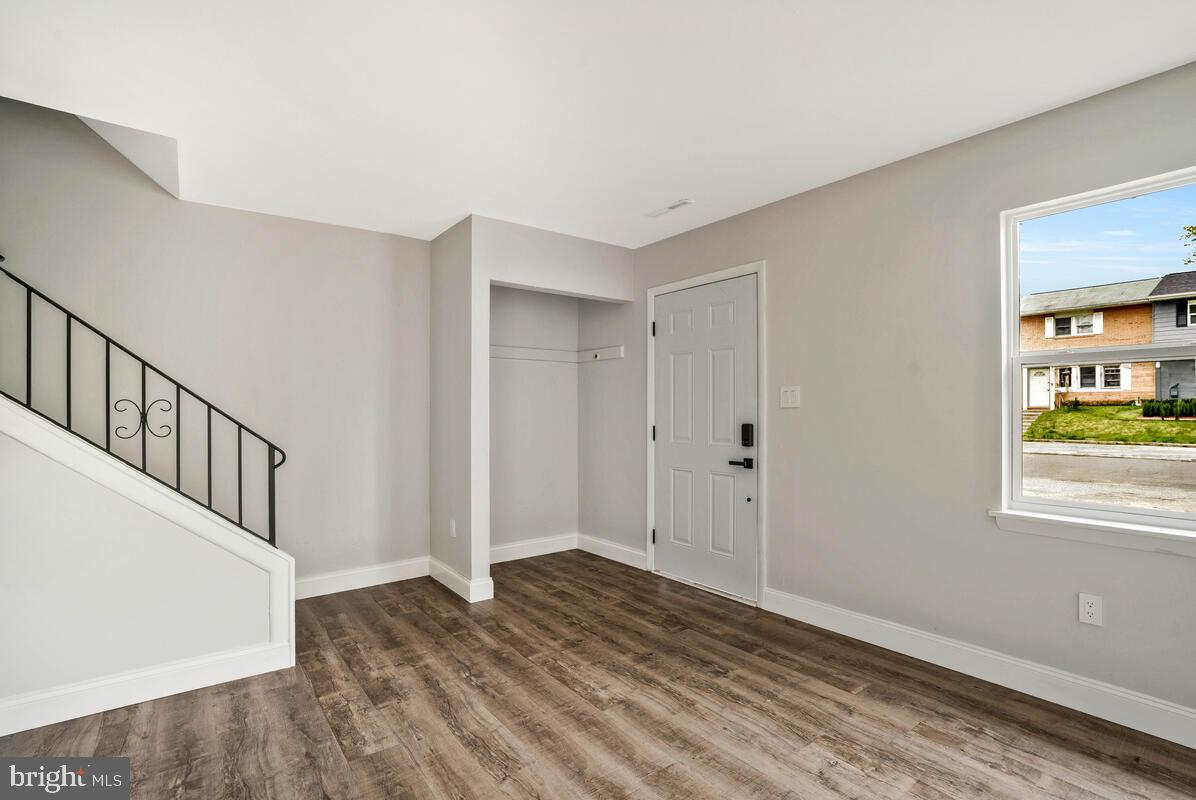 COLONY SQUARE - Residential