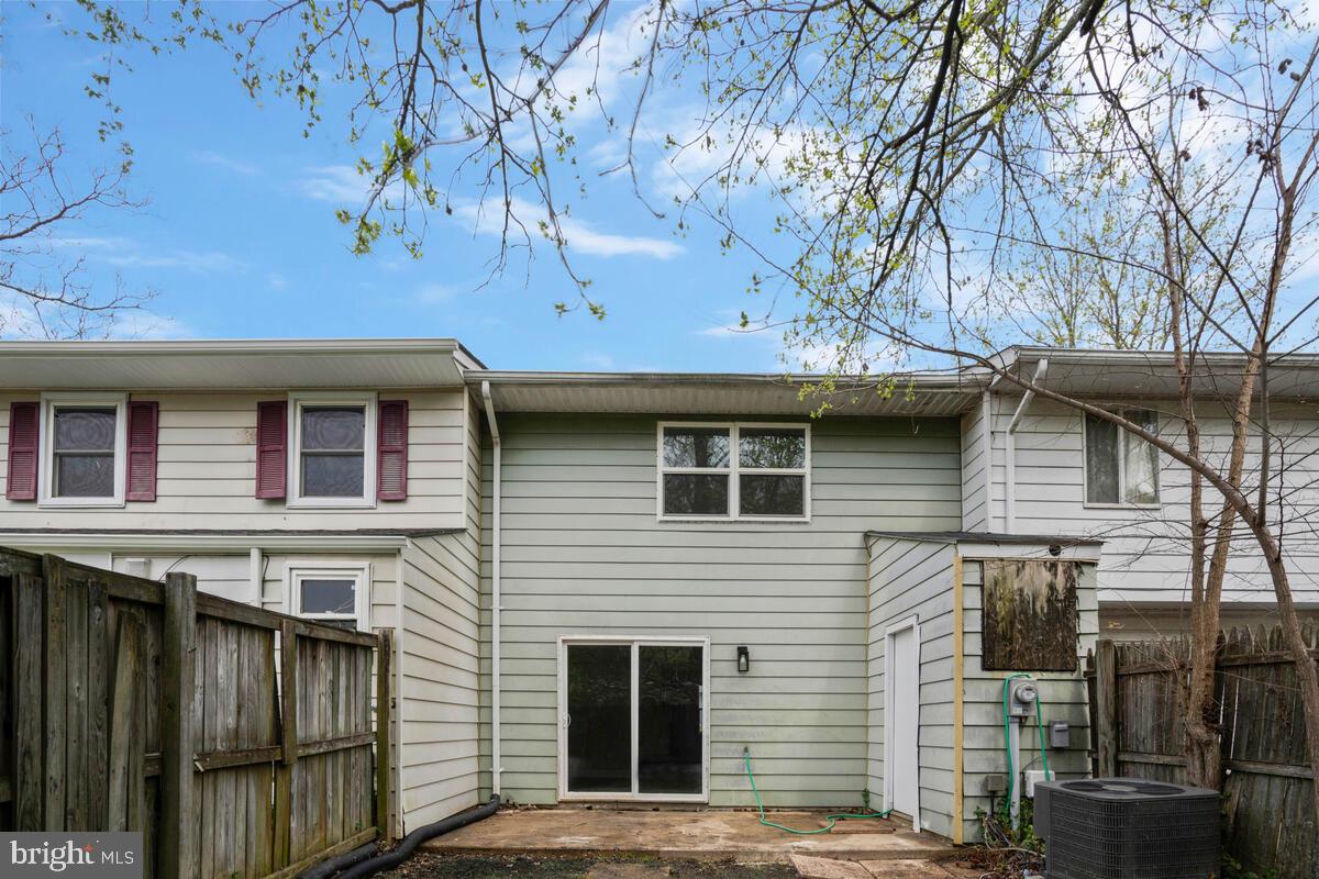 COLONY SQUARE - Residential