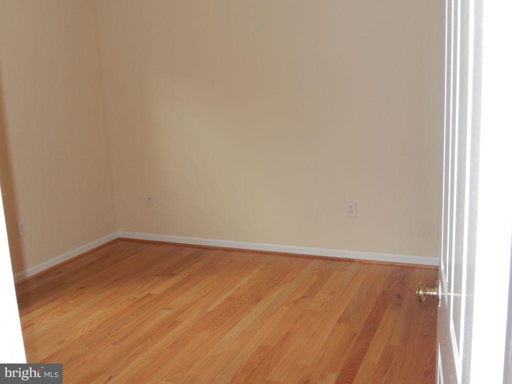 DERWOOD STATION - Residential Lease