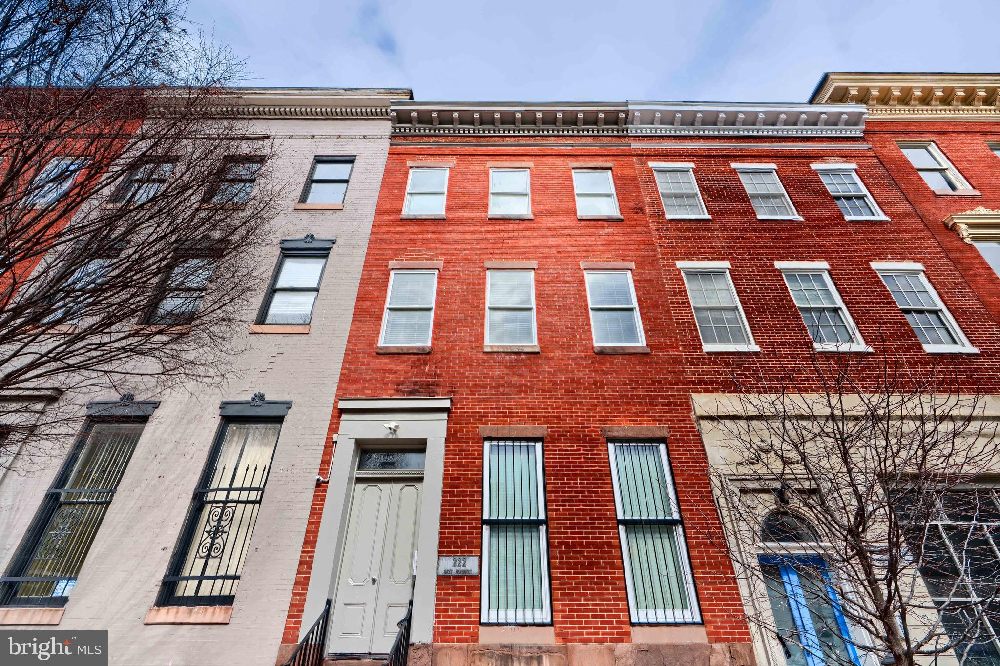 222 W MONUMENT STREET