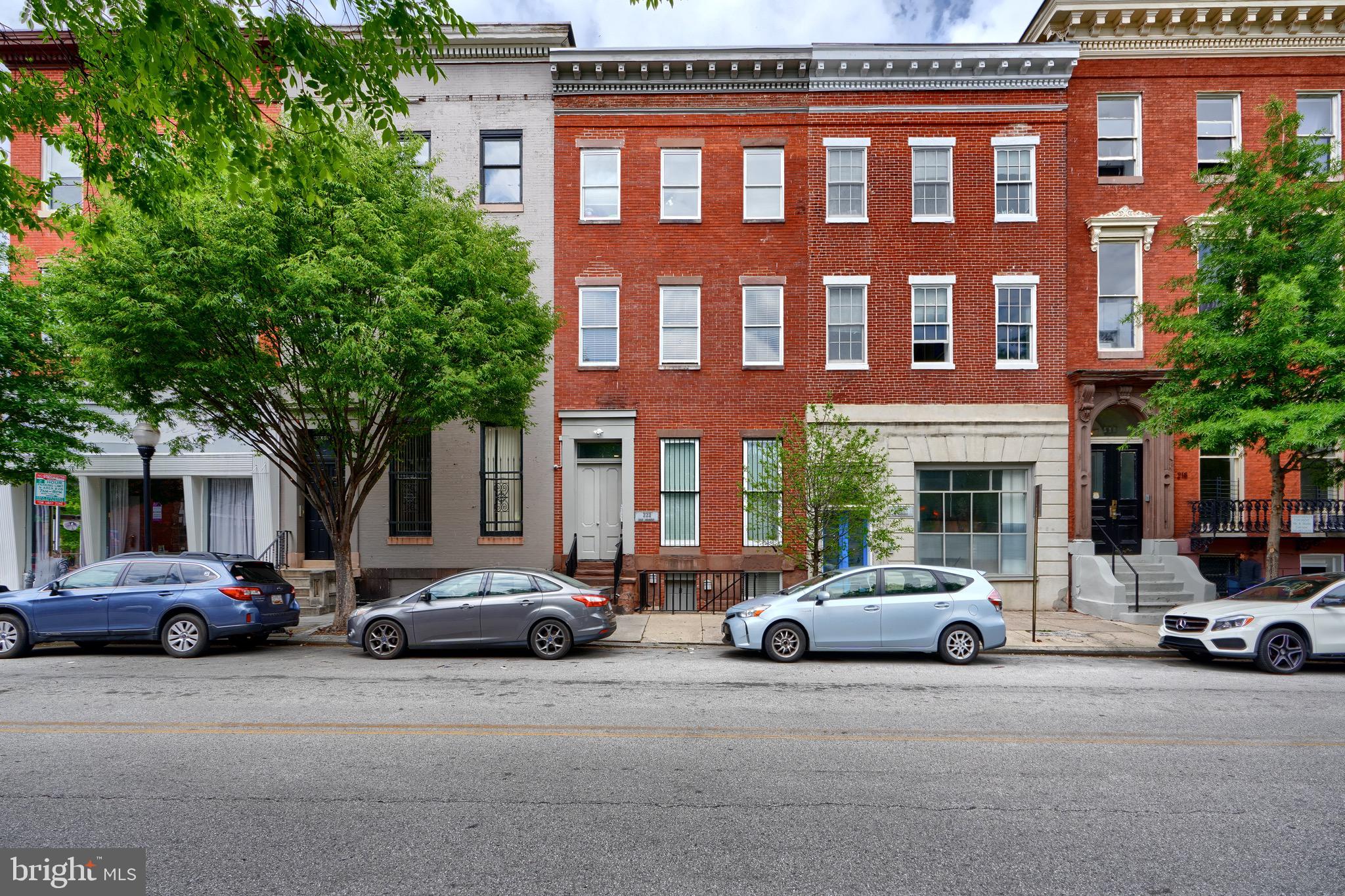 222 W MONUMENT STREET