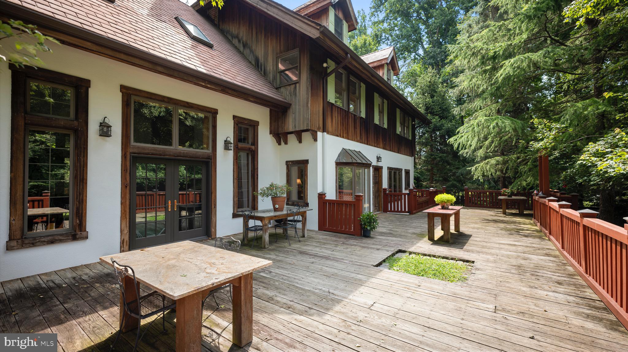 POTOMAC OUTSIDE - Residential