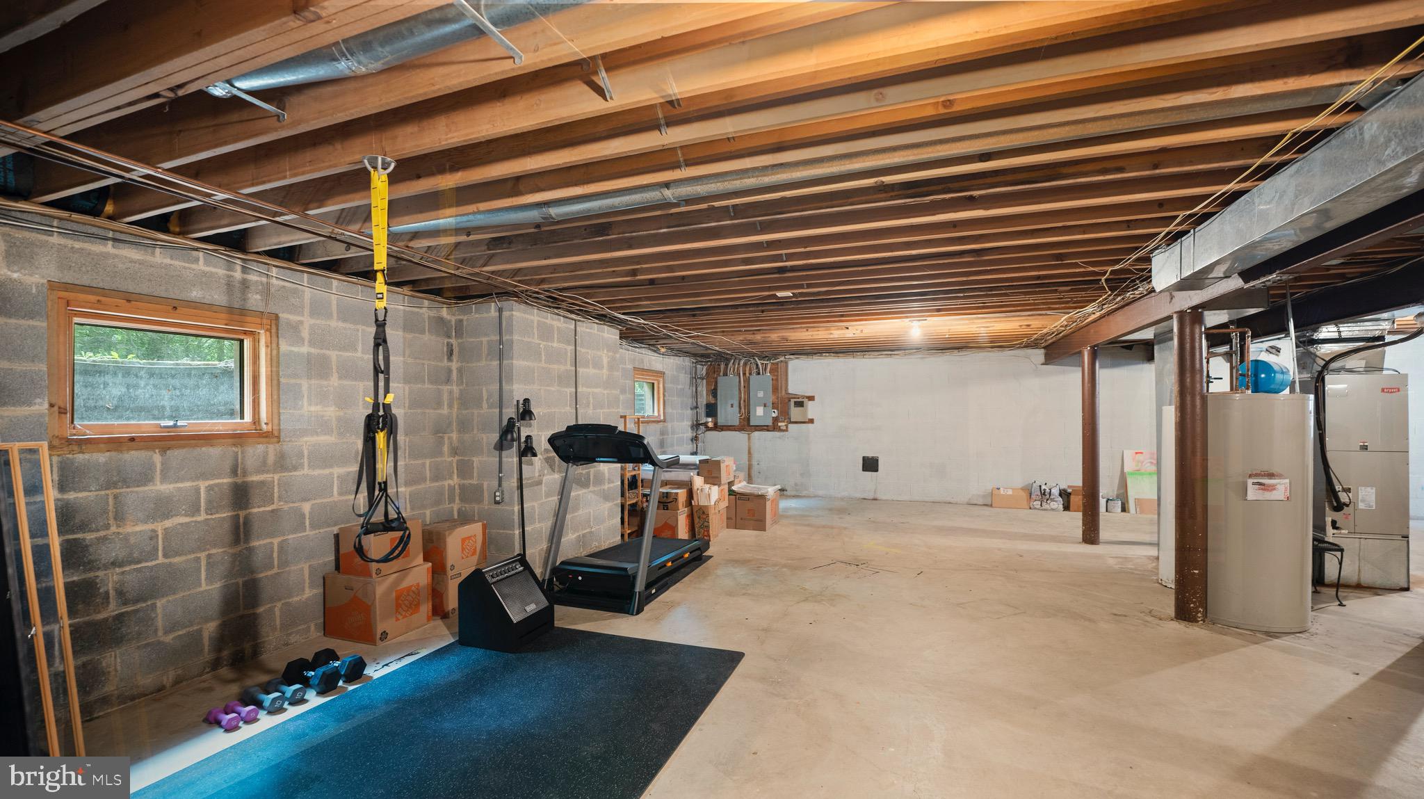 POTOMAC OUTSIDE - Residential