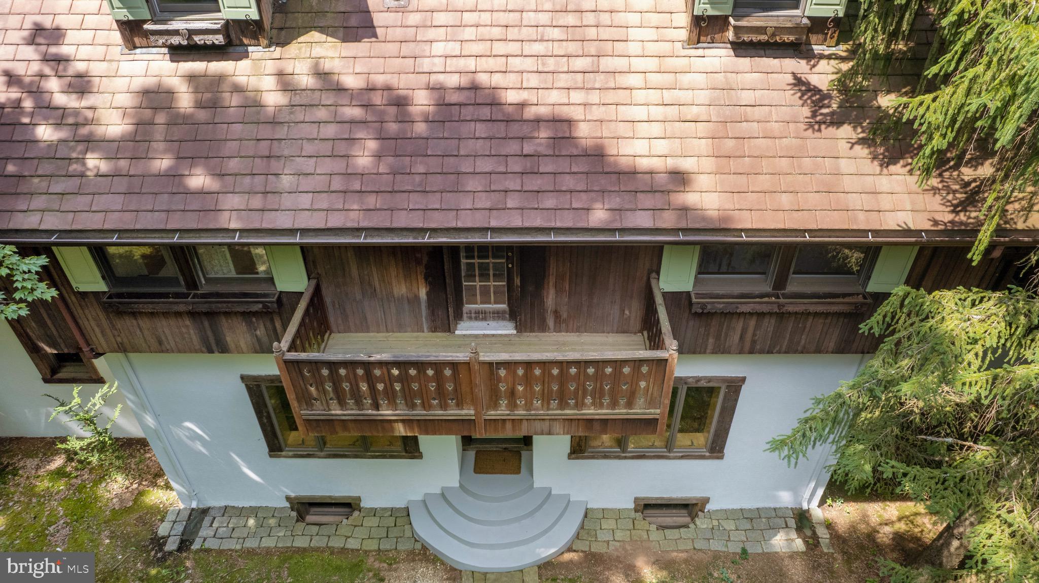 POTOMAC OUTSIDE - Residential