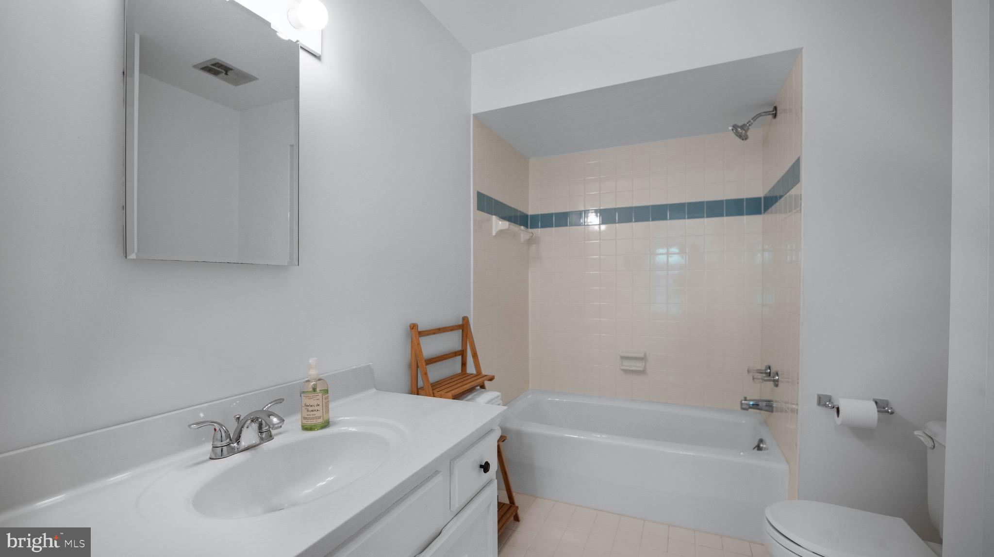 POTOMAC OUTSIDE - Residential