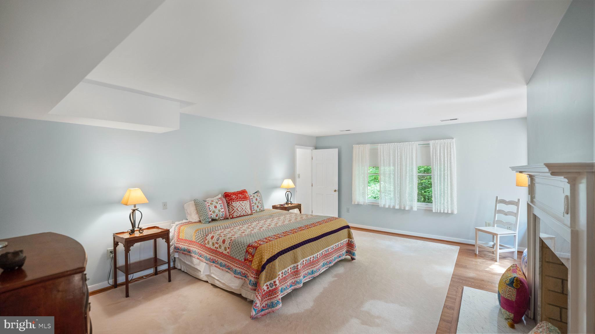 POTOMAC OUTSIDE - Residential